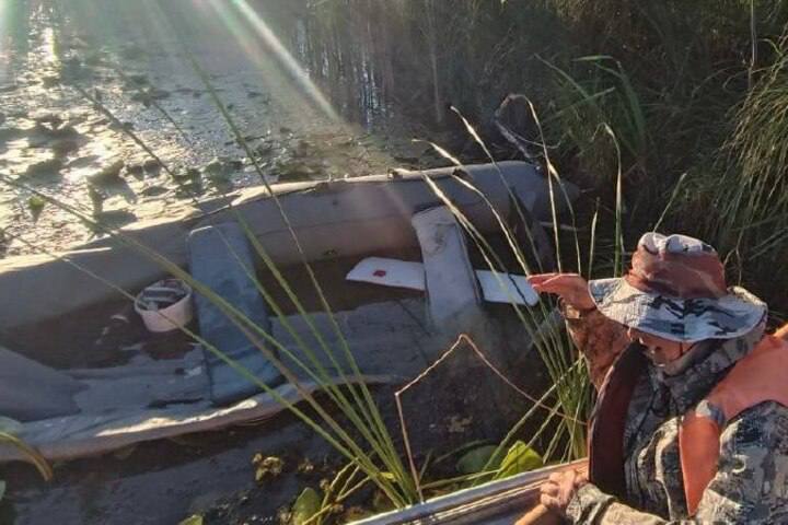 Двое пожилых саратовцев застряли на острове со спущенной лодкой